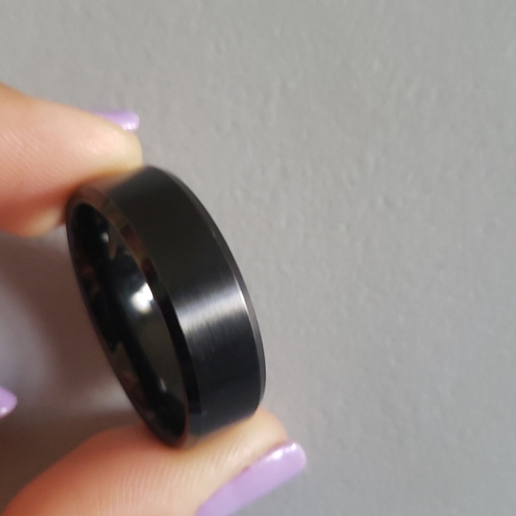 EUC Tungsten Carbide ring {14} - Picture 2 of 4